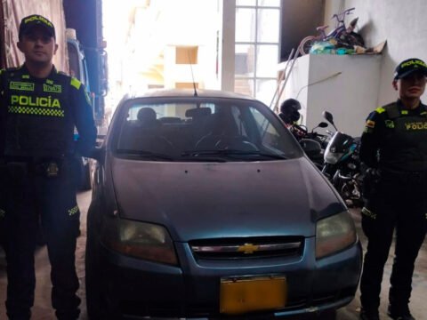 Policía recupera carro robado en Ipiales