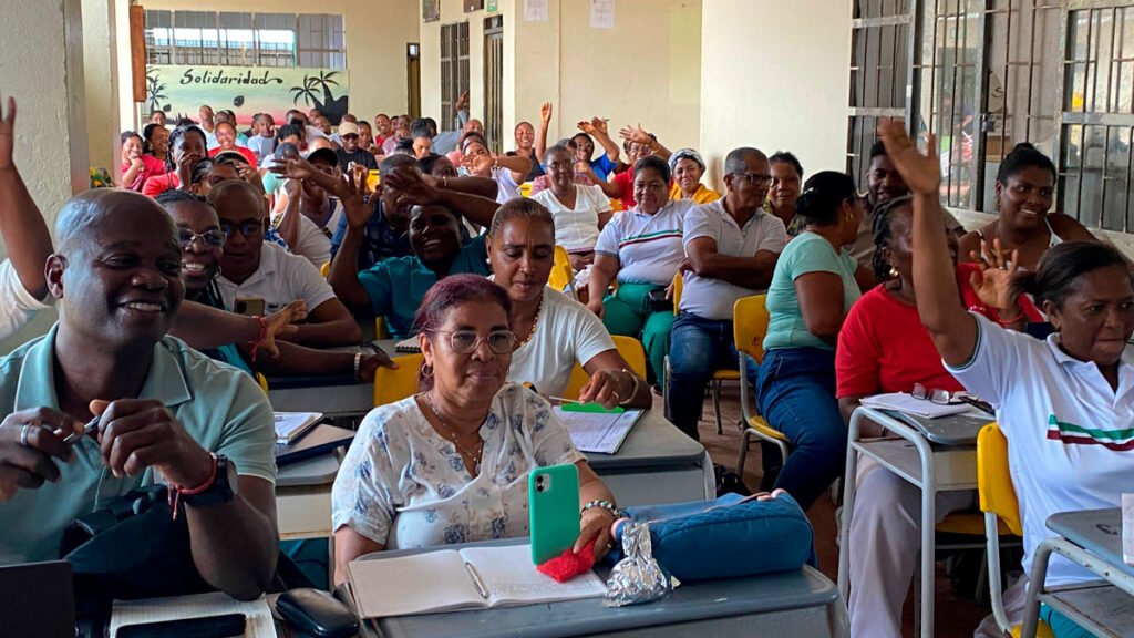 Profesores de El Charco y La Tola, Nariño