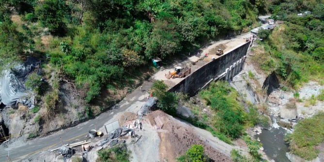 Recuperan punto crítico en la vía El Empate - San José