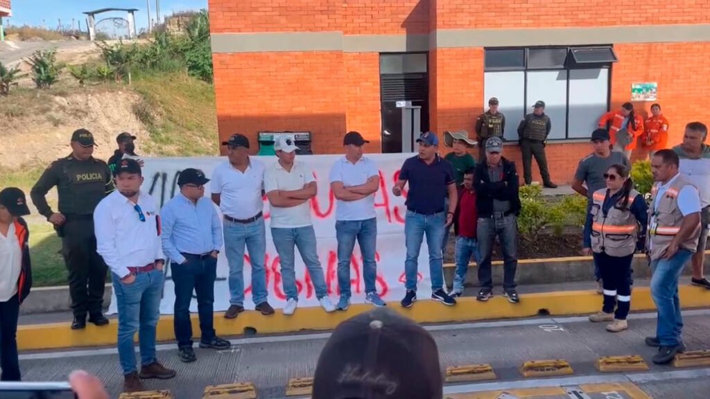 reunión de camioneros con funcionarios de Invías