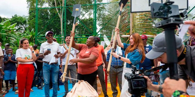 Entregaron herramientas e insumos agropecuarios a familias de Roberto Payán