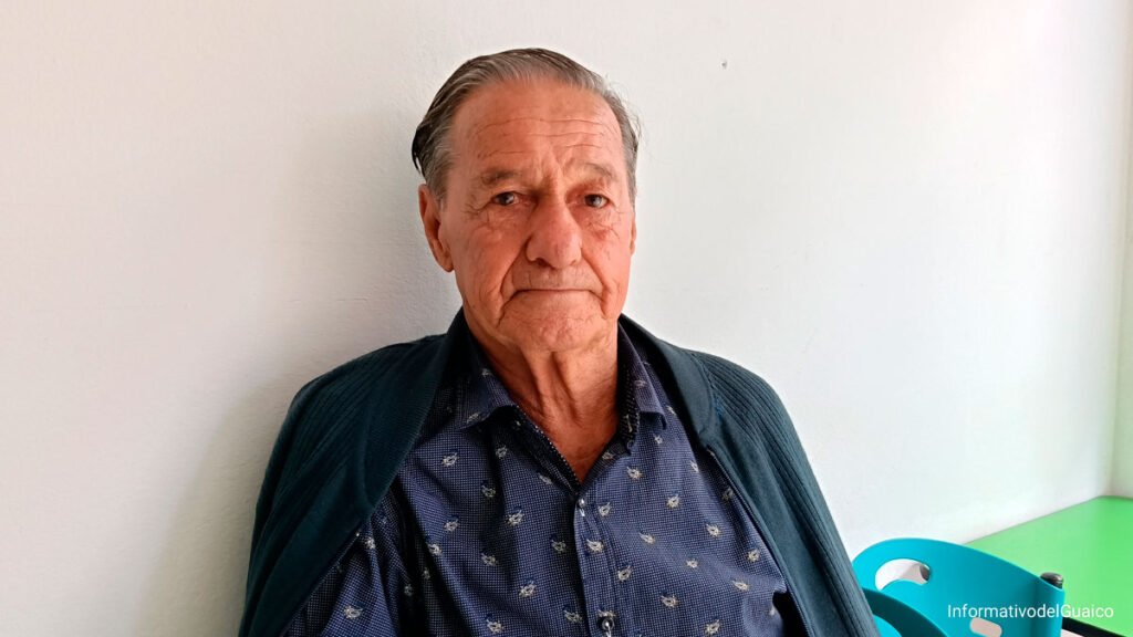 Everardo Palalcios Moreno 66 años al volante