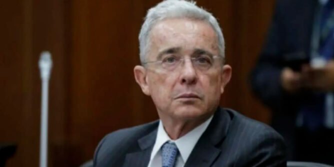Expresidente de Colombia Álvaro Uribe Vélez