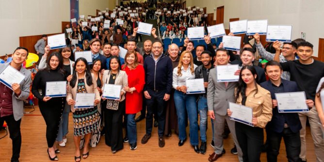 Graduación de 400 personas en Talento Tech