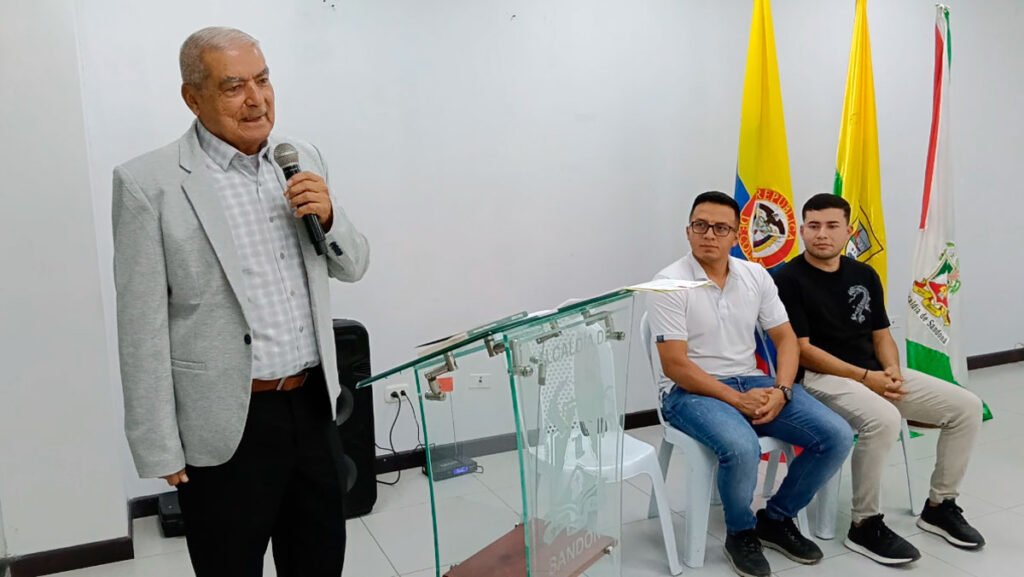 Lanzamiento del libro Guaicosas de Sofonías Rodríguez Montezuma