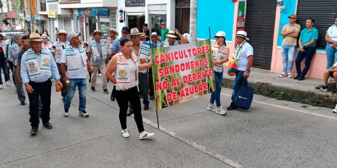 Protesta de los cañicultores de Sandoná por la utilización de azúcar en la producción de panela