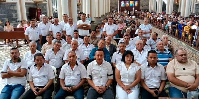 Transportadores de Sandoná en la eucaristía de fiesta