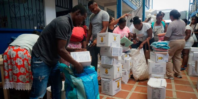 Ayudas humanitarias a damnificados de Tumaco