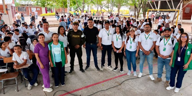Educando familias en Puerto Remolino, Taminango