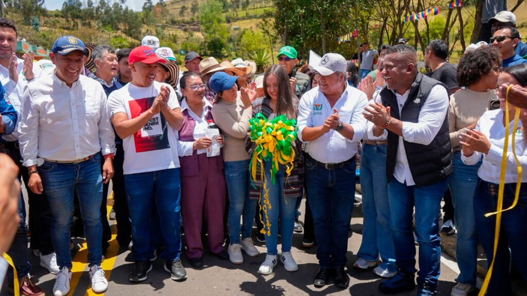 Entregaron obra de pavimentación de Villa Moreno a Rosal del Monte