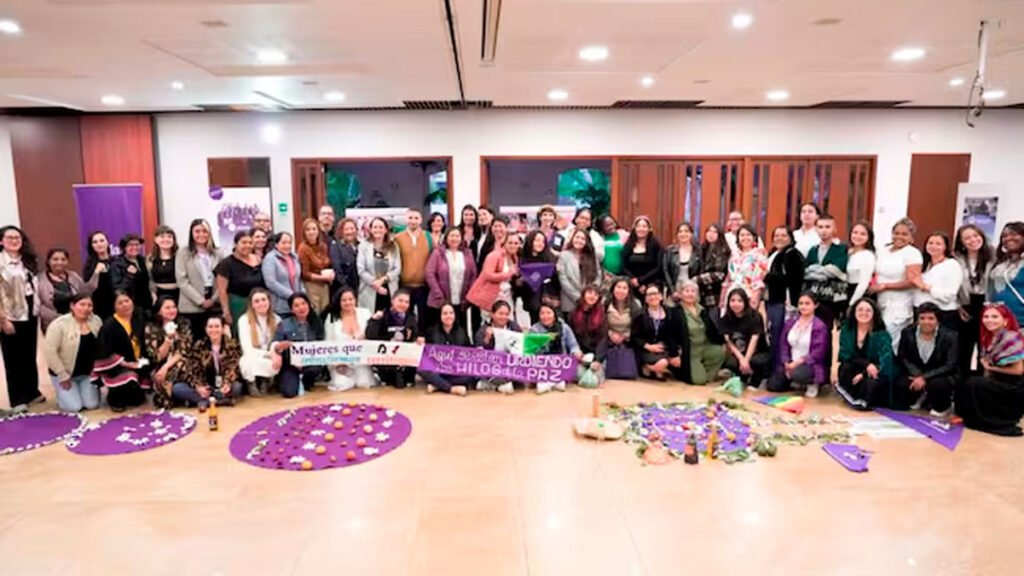 Feria urdiendo y tejiendo paz