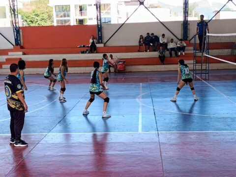 Intercolegiado de voleibol en el coliseo Gerardo Arcos Meza de Sandoná