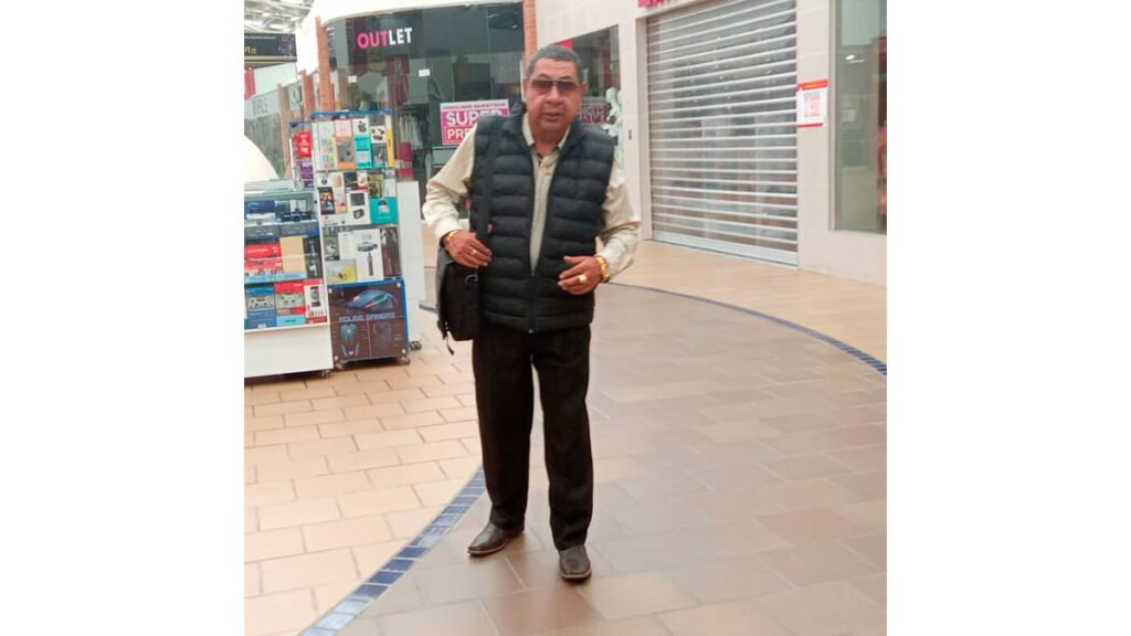 Profesor Juan Carlos Aza Pacheco