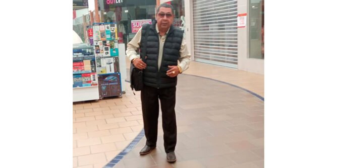 Profesor Juan Carlos Aza Pacheco