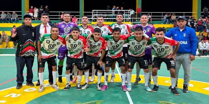 Equipo de Sandoná de fútbol de salón que juega la final departamental del Torneo Mil Ciudades