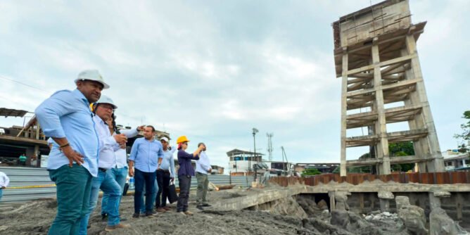 Supervisan obras del acueducto de Tumaco
