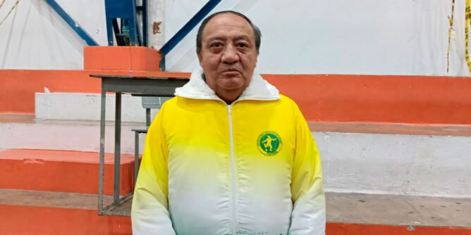 Profesor Víctor Hugo Rosero, presidente de la Liga de Fútbol de Salón de Nariño