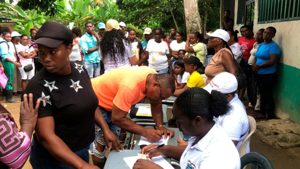 Ayuda humanitaria a familias de El Charco, Nariño