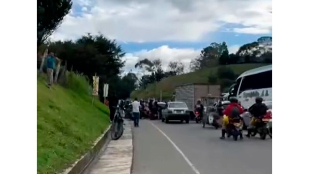 Bloqueo de la vía Panamericana en el sector de El Criadero, Santa Rosa