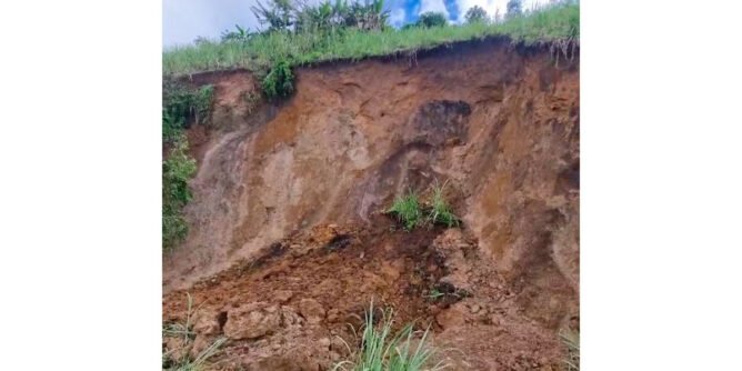 Gran deslizamiento en la vía de acceso a San Bernardo, Sandoná