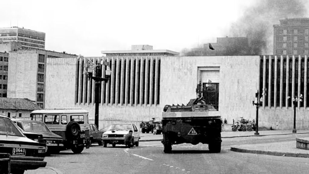 Palacio de Justicia en noviembre de 1985