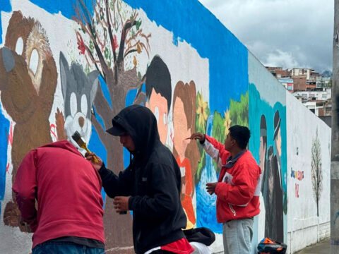 Pintura de mural en la Comuna 5 de Pasto