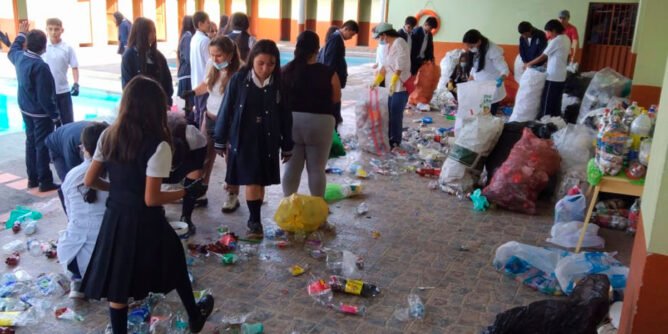 Reciclaje en la IE Nuestra Señora de Fátima de Sandoná