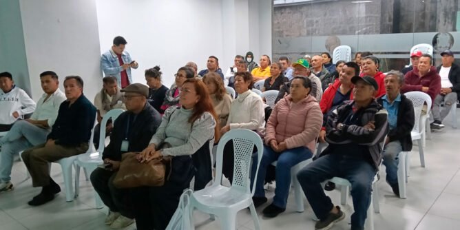 Socialización del proyecto de peatonalización del parque de Sandoná