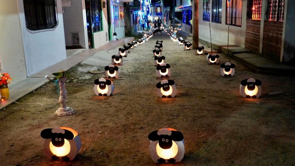 Alumbrado en la noche de las Velitas en Sandoná