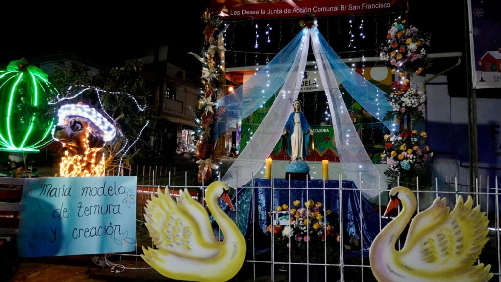 Alumbrado en la noche de las Velitas en Sandoná