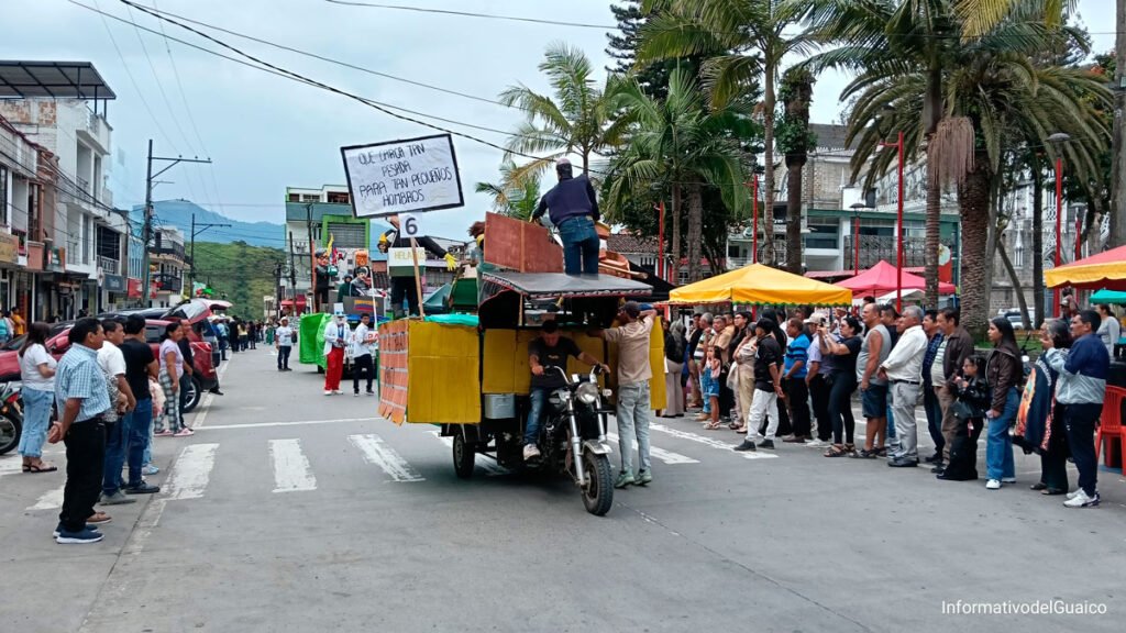 Desfile de Años Viejos en Sandoná