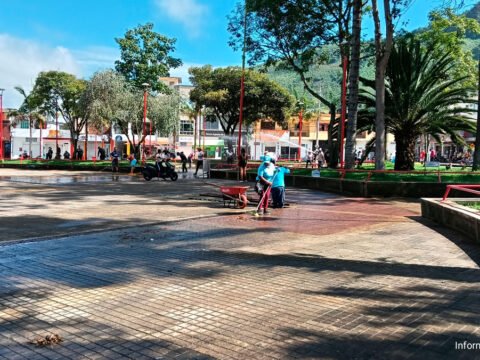 Jornada de limpieza del parque principal de sandoná