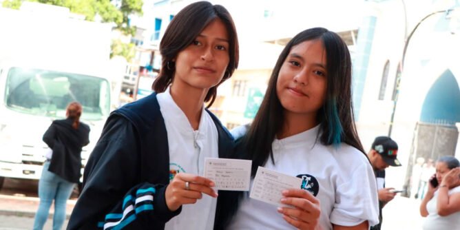 Jóvenes vacunados