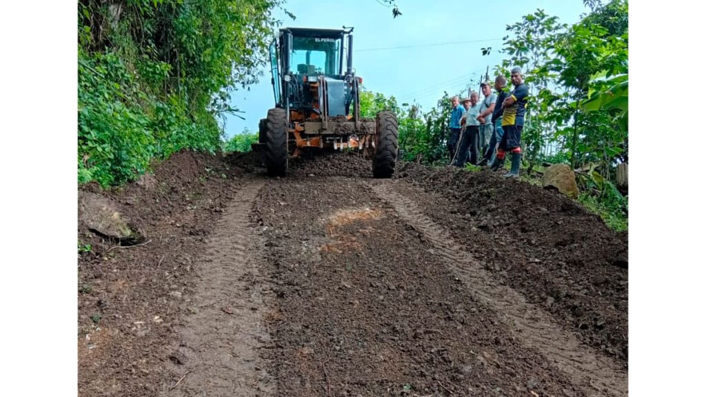 Mantenimiento de vías rurales de El Peñol