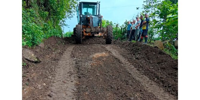 Mantenimiento de vías rurales de El Peñol