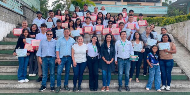 Personas certificada en curso de café