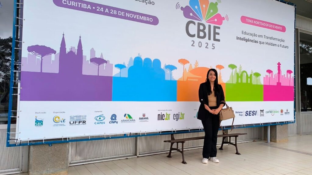 Profesora Marcela Martínez en congreso de Curitiba, Brasil