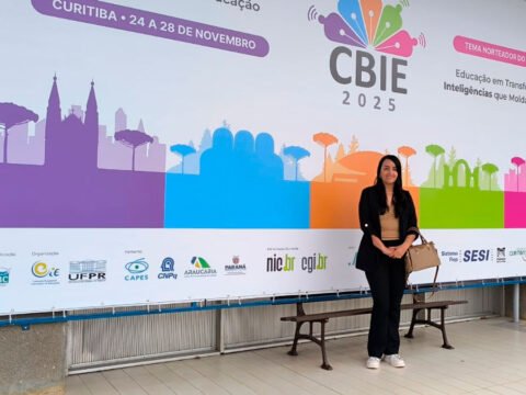 Profesora Marcela Martínez en congreso de Curitiba, Brasil