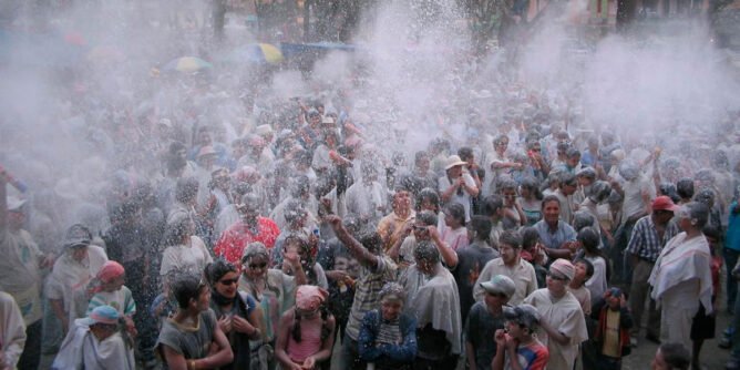 Utilización de talco en el carnaval sandoneño