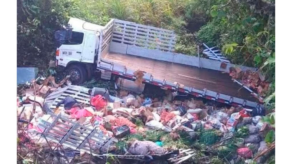 Accidente de camión en la vía Ancuya - Guaitarilla