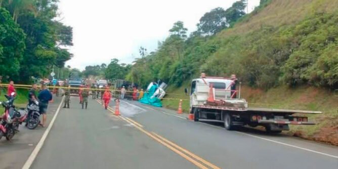 Accidente de tránsito en El Pescador en la vía Cali - Popayán