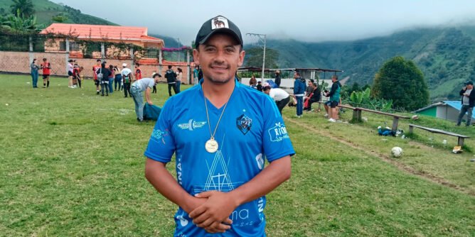 Giovanni Fajardo Rojas, ha jugado los 23 campeonatos de colonias