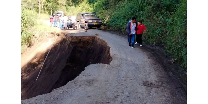 Pérdida de banca en la estación Rozo en la vía Samaniego - Ancuya