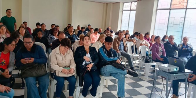 Socialización construcción cubierta IESTA