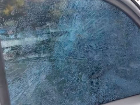 Vidrio de vehículo impactado
