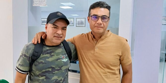 Artesanos del carnaval sandoneño