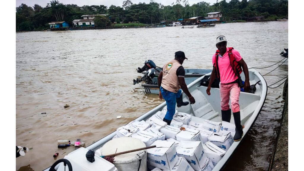 Ayudas a familias de Santa Bárbara de Iscuandé