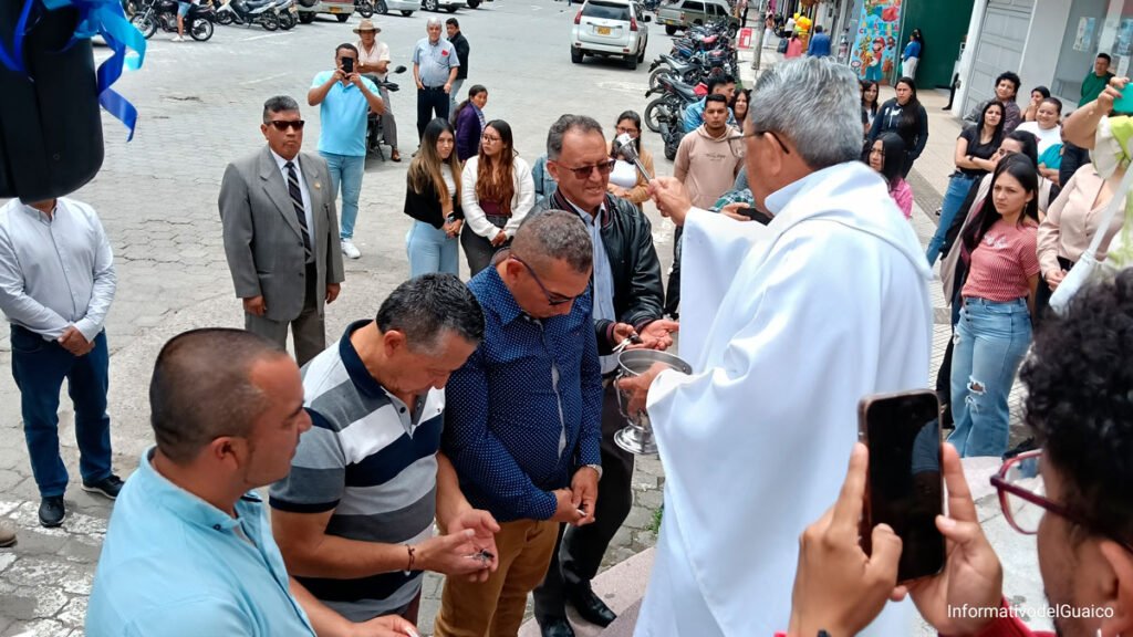 bendición de buses escolares en Sandoná