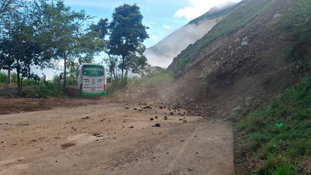 Deslizamiento en Taminango en la vía Panamericana Pasto - Popayán