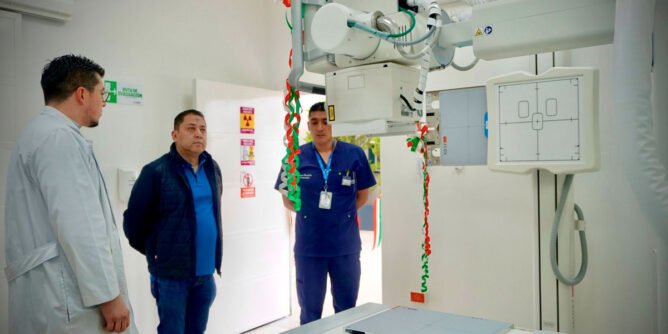Entrega de equipos al Hospital Clarita Santos